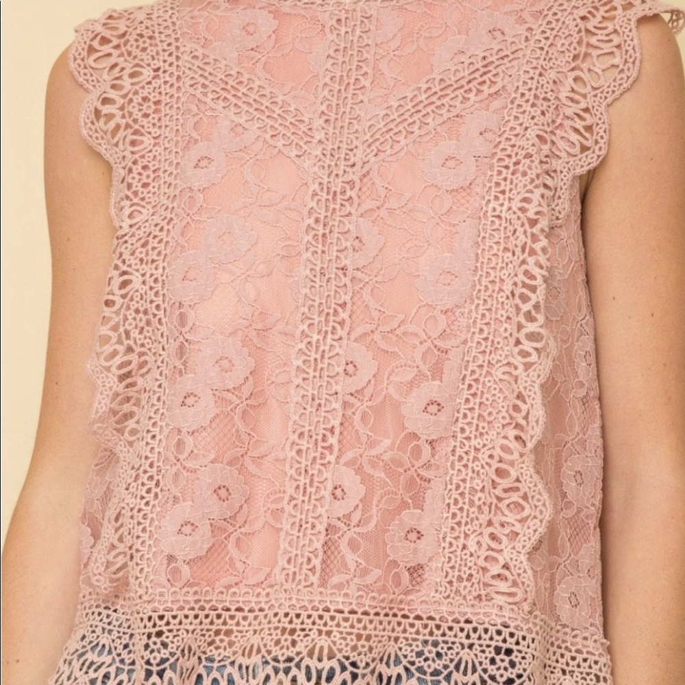 Lace ya up-Sleeveless top